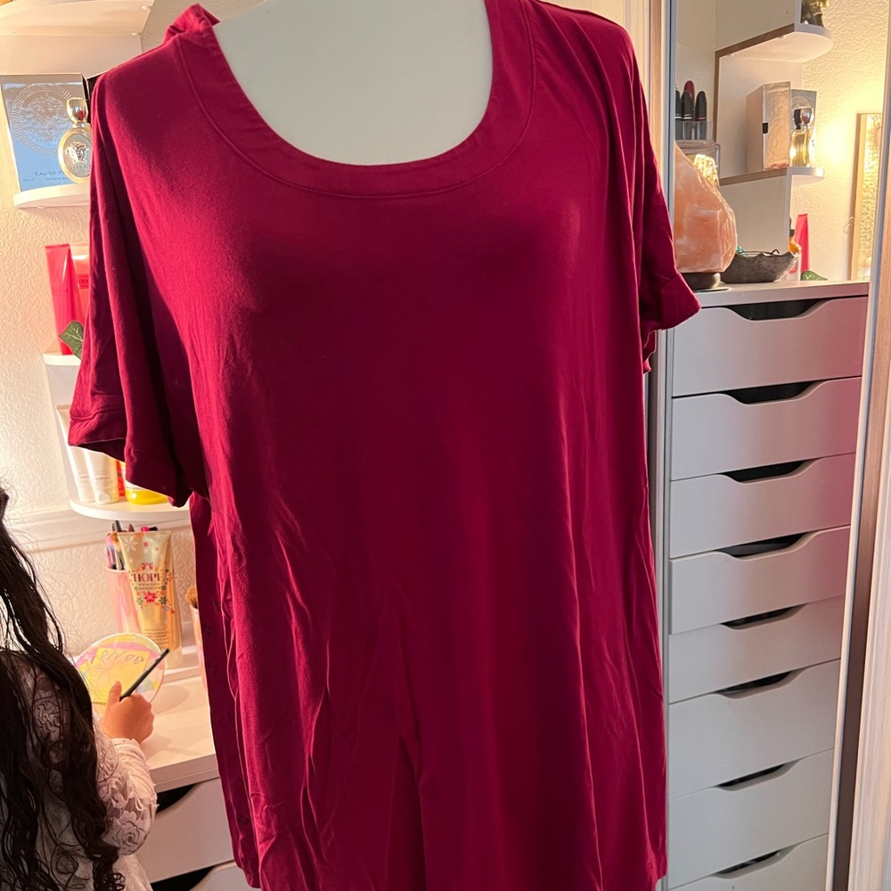 Ava and Viv 2x top Merlot short sleeve with back detail 0011